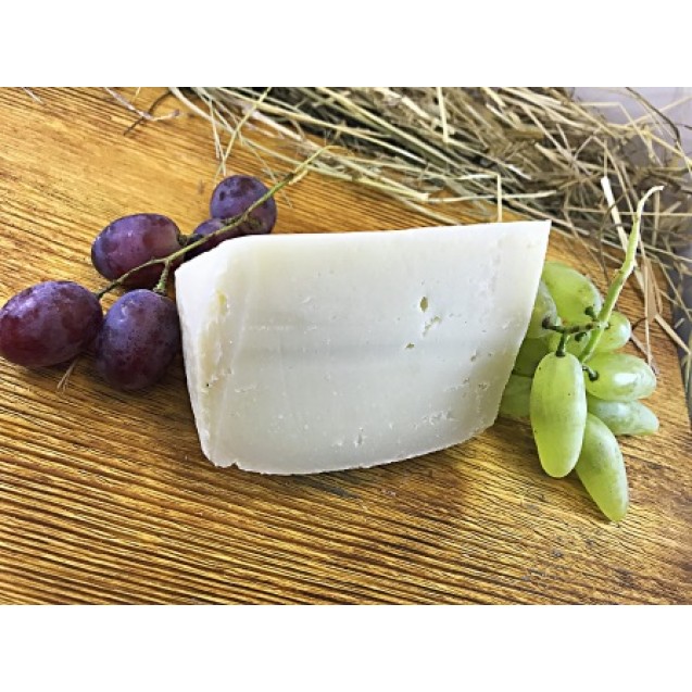 Сыр «Лама» из козьего молока, выдержка от 3 месяцев, 45% жирн.